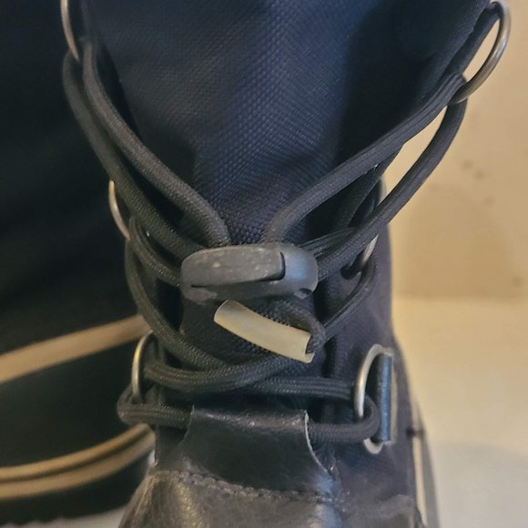 Girl's Sorel Boots, Size 7 - Picture 5 of 8